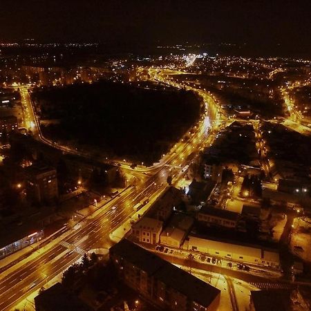 Amira Apartman Комарно Экстерьер фото