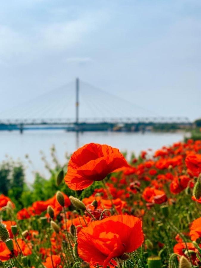 Amira Apartman Комарно Экстерьер фото